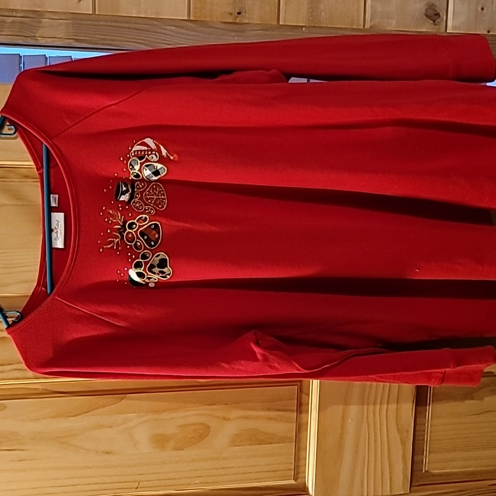 Quacker Factory red Christmas top featuring dog paws w animal print. 3X